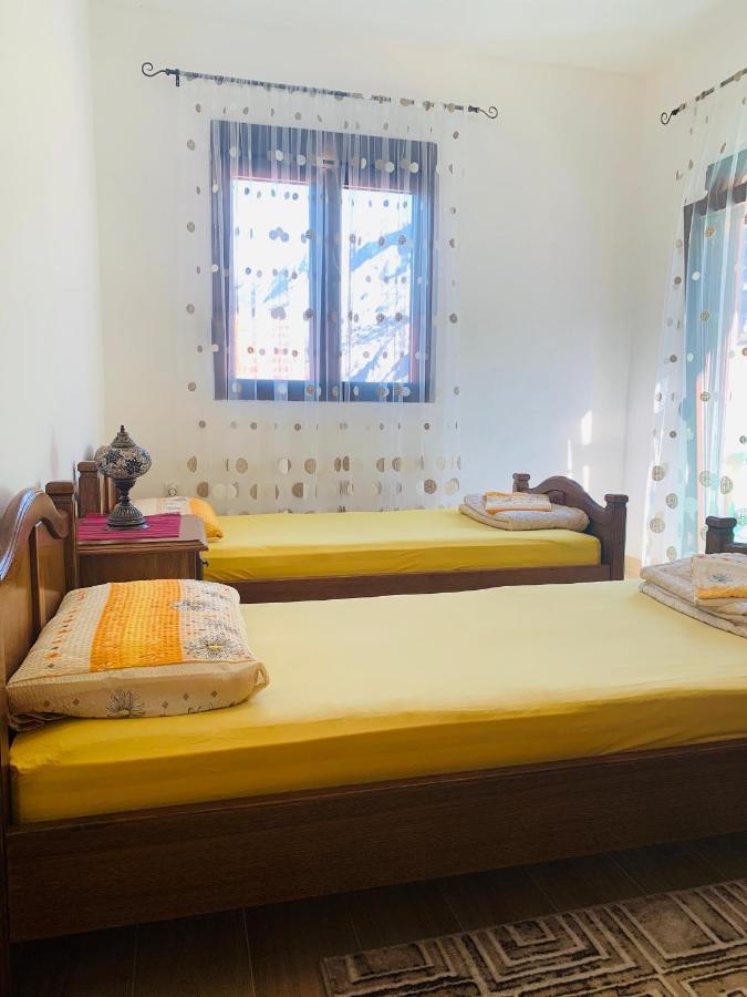 Gara 5 Appartement Kotor Buitenkant foto